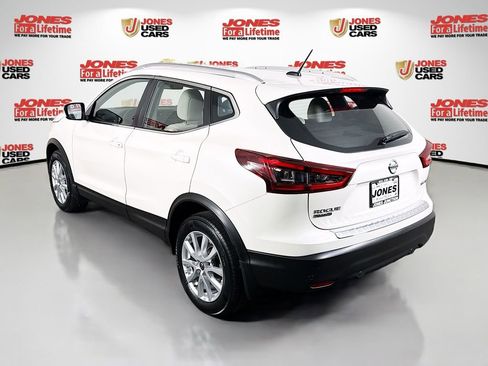 Certified 2022 Nissan Rogue Sport SV AWD/4WD image 2