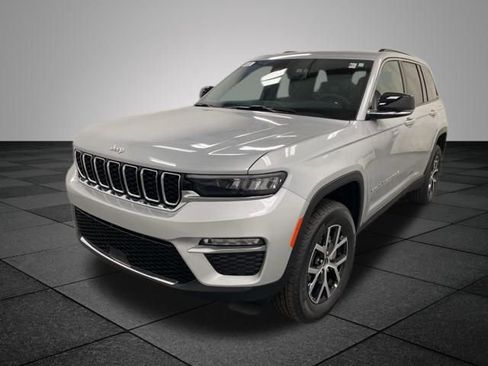 New 2025 Jeep Grand Cherokee Limited image 3
