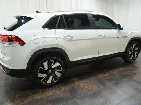 Used 2024 Volkswagen Atlas Cross Sport SE AWD/4WD image 4