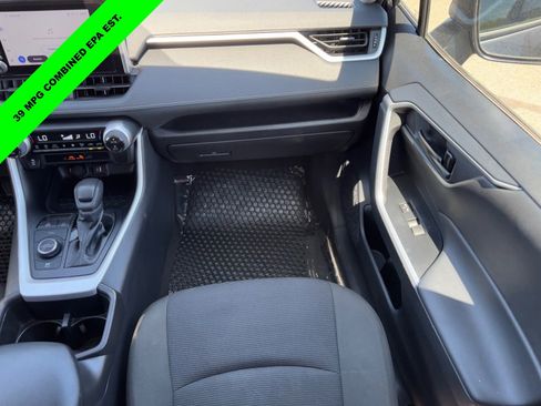 Used 2025 Toyota RAV4 LE AWD/4WD image 15