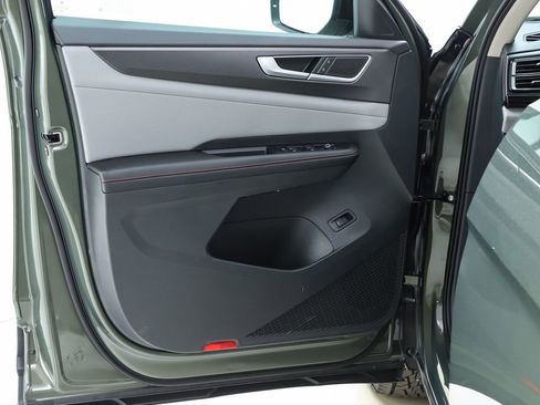 New 2026 Volkswagen Atlas Peak Edition image 18