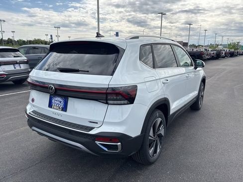 New 2026 Volkswagen Taos SE AWD/4WD image 7