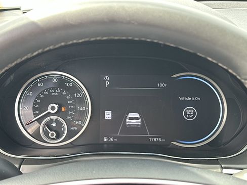 Used 2025 Genesis GV70 2.5T AWD/4WD image 12