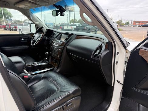 Used 2016 INFINITI QX80 4WD w/ Driver's Assistance Package image 11