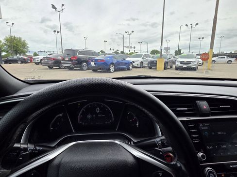 Used 2019 Honda Civic Sport image 24