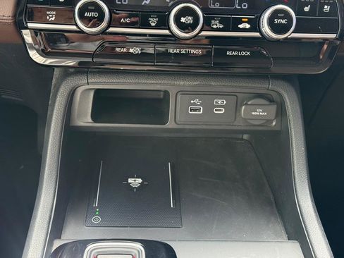 Used 2025 Honda Pilot Elite image 24