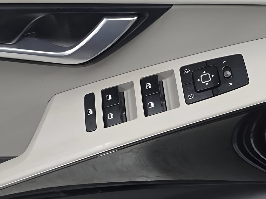Used 2023 Kia Niro Wind w/ Wind Preserve Package FWD image 11