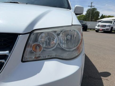 Used 2019 Dodge Grand Caravan SXT FWD image 17
