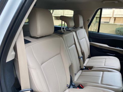 Used 2024 Ford Expedition XLT image 54