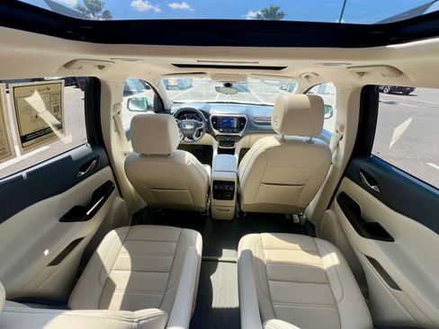 Used 2022 GMC Acadia Denali w/ Denali Technology Package FWD image 22