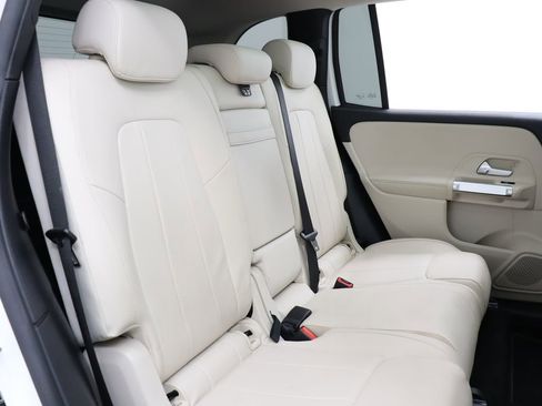 Used 2022 Mercedes-Benz GLB 250 image 36