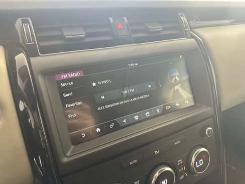 Used 2019 Land Rover Discovery SE image 20