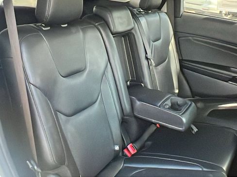 Used 2022 Ford Edge Titanium image 20