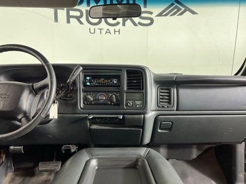 Used 2002 Chevrolet Silverado 2500 LS w/ Snow Plow Prep Pkg AWD/4WD image 22