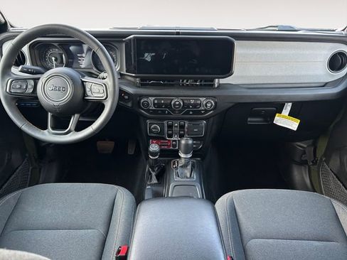Used 2024 Jeep Wrangler Unlimited AWD/4WD image 10