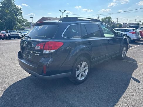 Used 2013 Subaru Outback 2.5i Premium w/ All-Weather Pkg AWD/4WD image 4