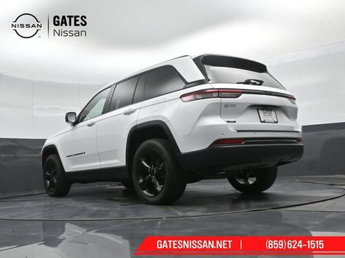 Used 2023 Jeep Grand Cherokee Altitude AWD/4WD image 42