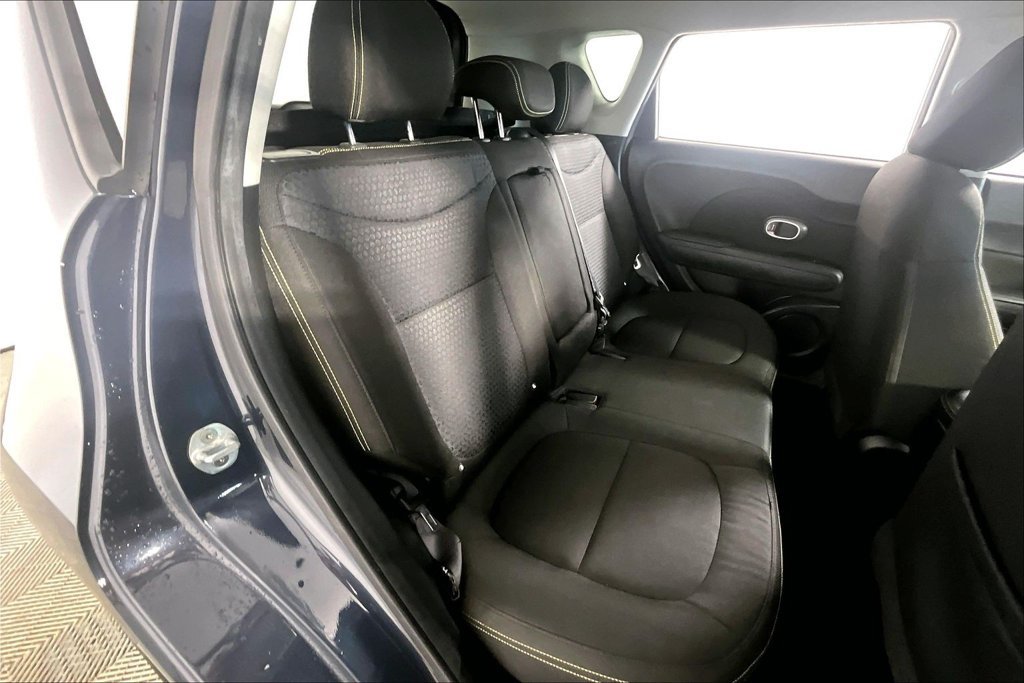 Used 2016 Kia Soul + FWD image 25
