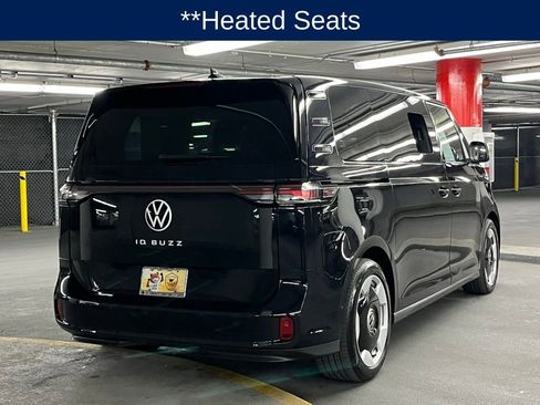 Certified 2025 Volkswagen ID. Buzz Pro S RWD image 6