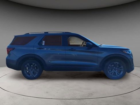 New 2026 Ford Explorer Active w/ Active Comfort Package image 9