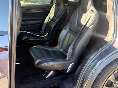 Used 2023 Tesla Model X AWD/4WD image 3