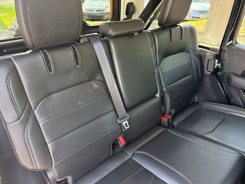 Used 2023 Jeep Wrangler Unlimited Sahara AWD/4WD image 23
