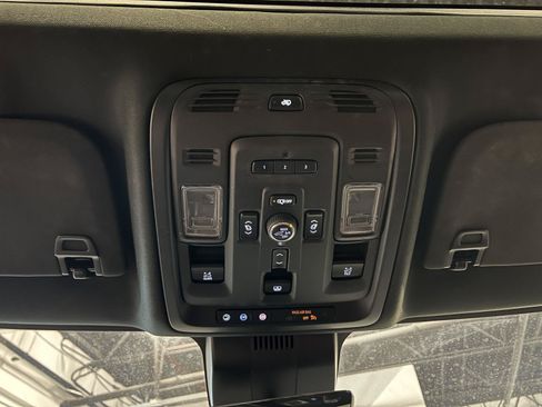 Used 2024 GMC Yukon Denali Ultimate AWD/4WD image 23