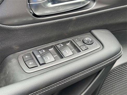 New 2026 Chrysler Pacifica Select image 33