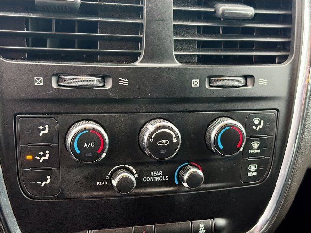 Used 2017 Dodge Grand Caravan SE FWD image 18