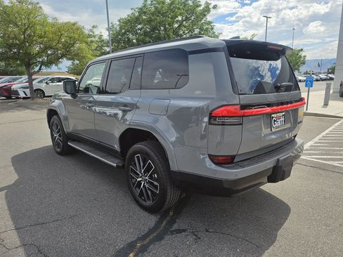 Used 2026 Lexus GX 550 w/ Accessory Package (2T) AWD/4WD image 8