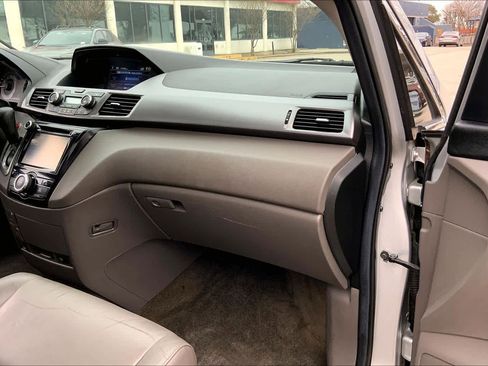 Used 2014 Honda Odyssey EX-L image 18