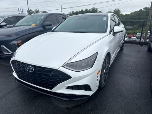 Used 2022 Hyundai Sonata Limited FWD image 2