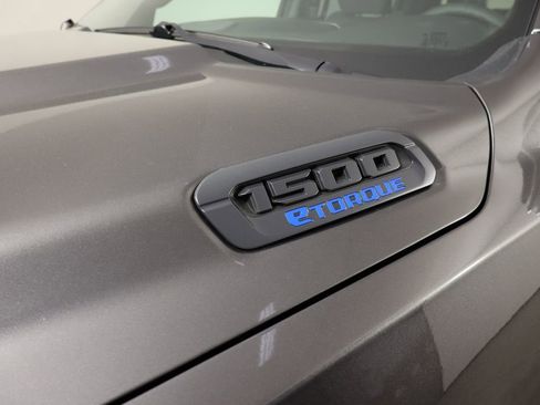 New 2026 RAM 1500 4x4 Crew Cab image 44