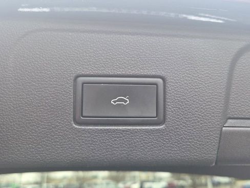 Used 2022 Volkswagen Atlas SEL image 14