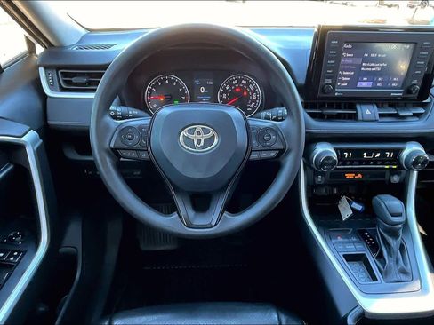 Used 2020 Toyota RAV4 XLE image 5