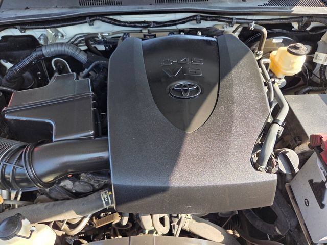Used 2017 Toyota Tacoma SR5 w/ Tow Package RWD image 21