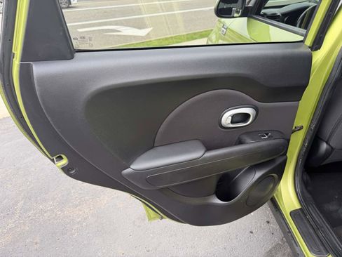 Used 2018 Kia Soul FWD image 15