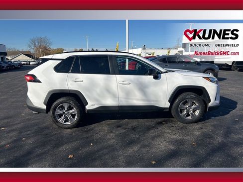 Used 2025 Toyota RAV4 LE image 4