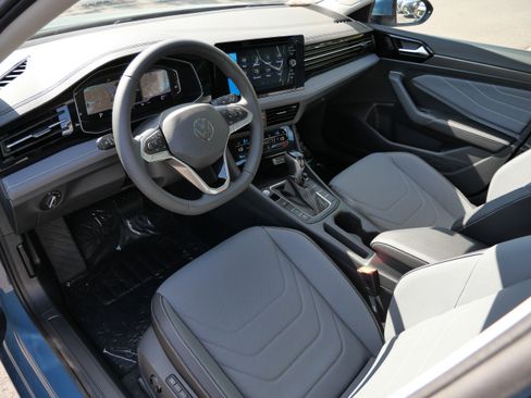 New 2025 Volkswagen Jetta SEL image 8