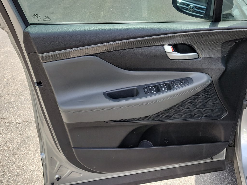 Used 2022 Hyundai Santa Fe SE FWD image 16