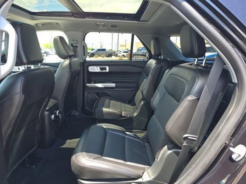 Used 2023 Ford Explorer Limited w/ Limited Technology Package AWD/4WD image 15