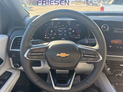 Used 2025 Chevrolet Suburban Premier image 14