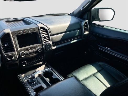Used 2021 Ford Expedition Max XLT image 25