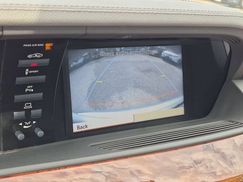 Used 2010 Mercedes-Benz S 550 image 9