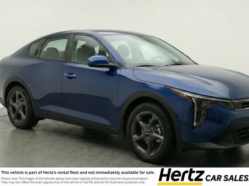Used 2025 Kia K4 LXS image 1