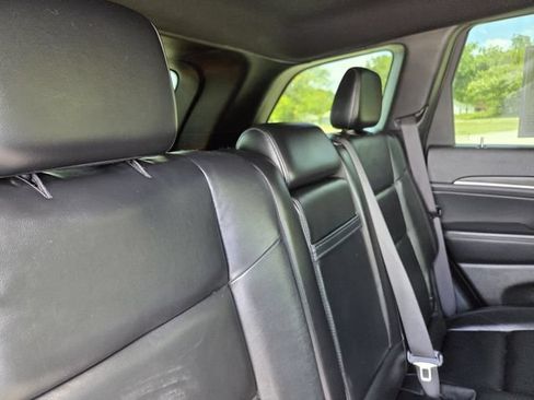 Used 2022 Jeep Grand Cherokee Limited AWD/4WD image 32
