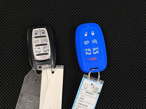 Used 2021 Chrysler Pacifica Pinnacle image 9