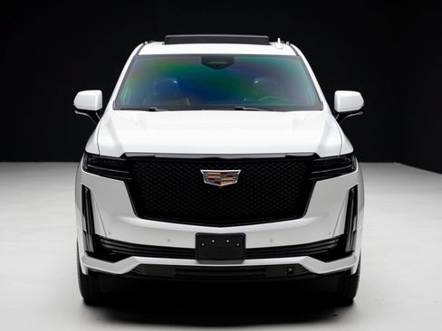 Used 2022 Cadillac Escalade Sport w/ Touring Package AWD/4WD image 6