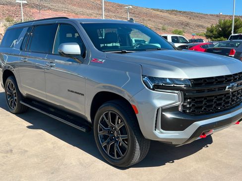 Used 2024 Chevrolet Suburban Z71 w/ Luxury Package AWD/4WD image 8