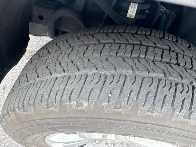 Used 2022 Chevrolet Colorado LT RWD image 3